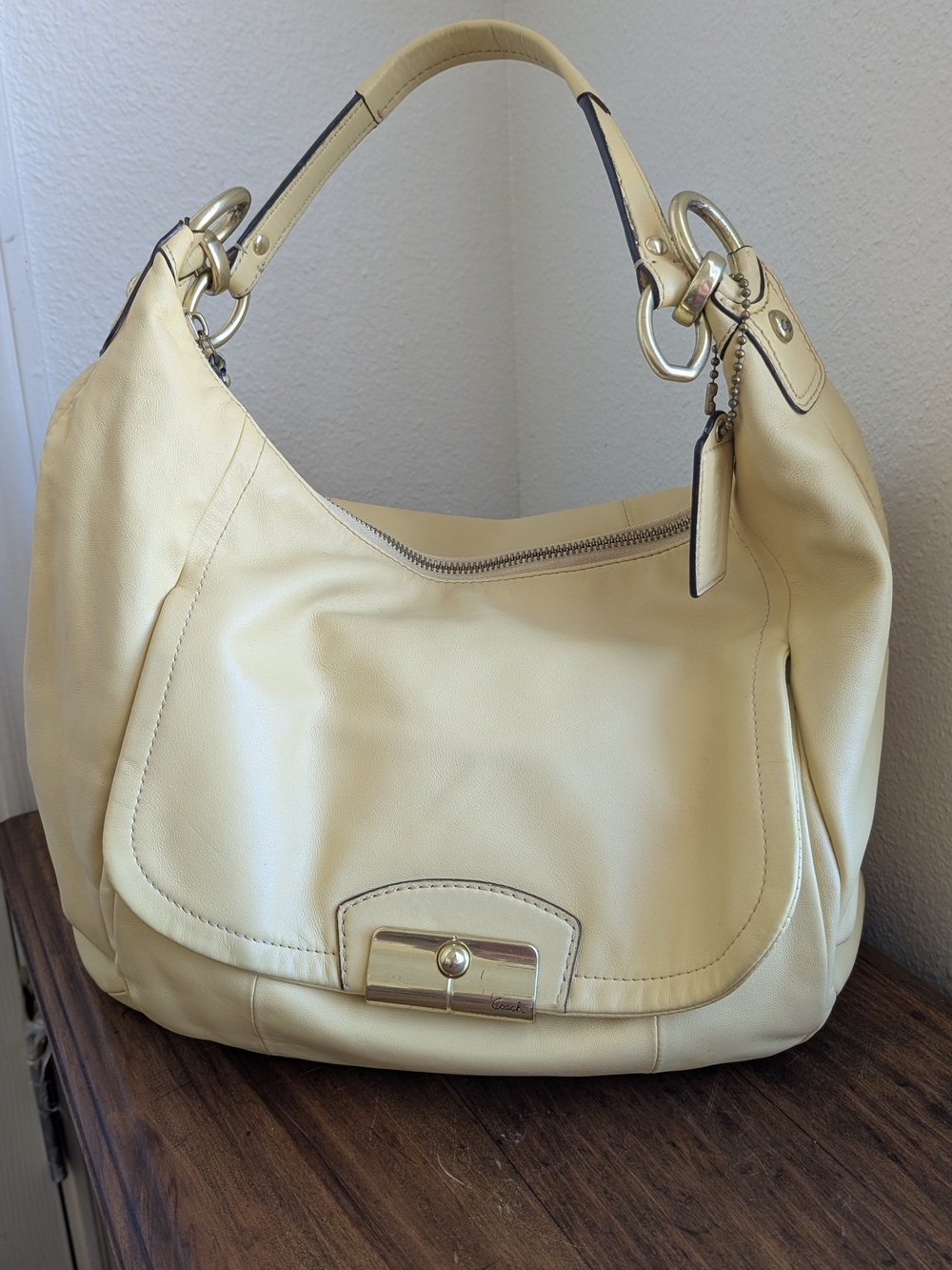 Y2K Coach Kristin 62Turnlock Hobo in Pebble Leather Bag in Butter Yellow
